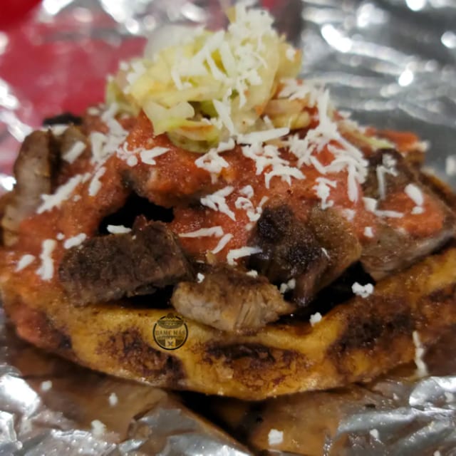 Sope Enchilado.